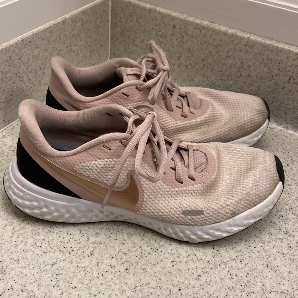 Nike Revolution Shoes Size 8